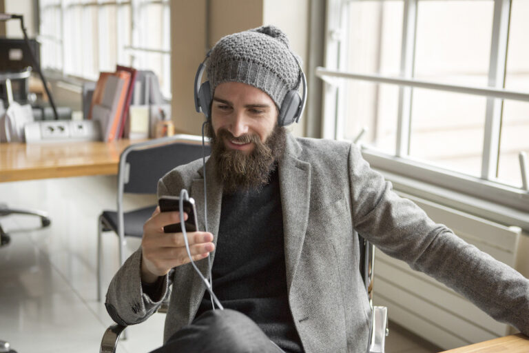 Czapki beanie – z czym to się nosi?